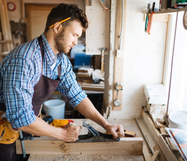 Top 10 Local Carpenters for Hire in Roseville – Rated & Reviewed